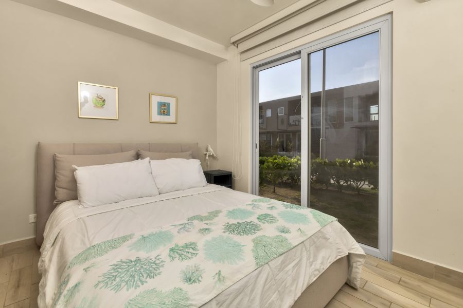 Second bedroom with garden view