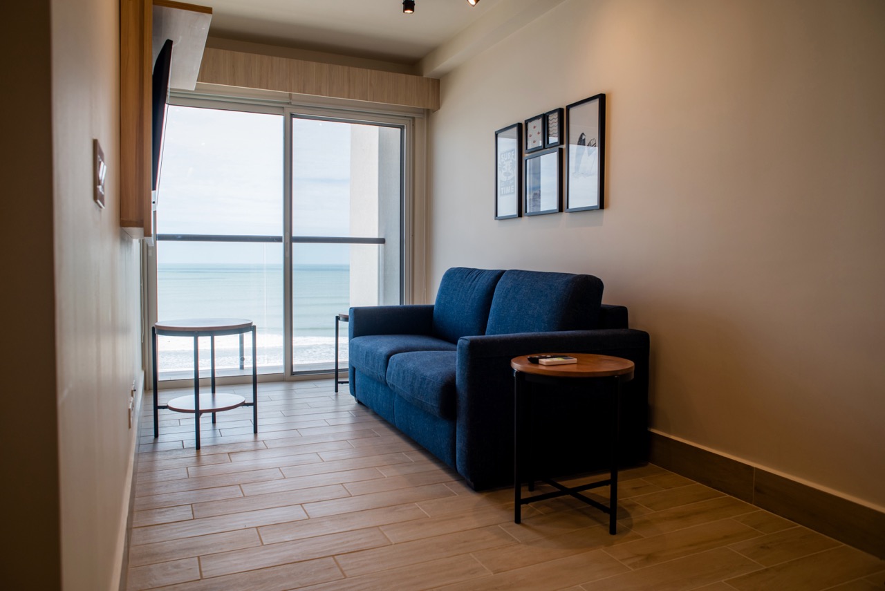 Living area with ocean view in Radisson Suite 502a